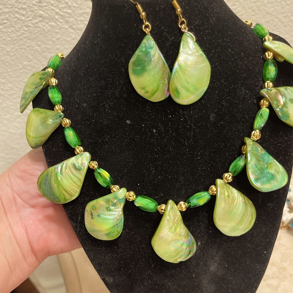 Natural shells necklace
